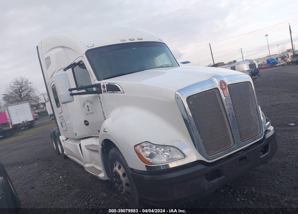 2015 KENWORTH T680 T680 VIN: 1XKYDP9X0FJ435155
