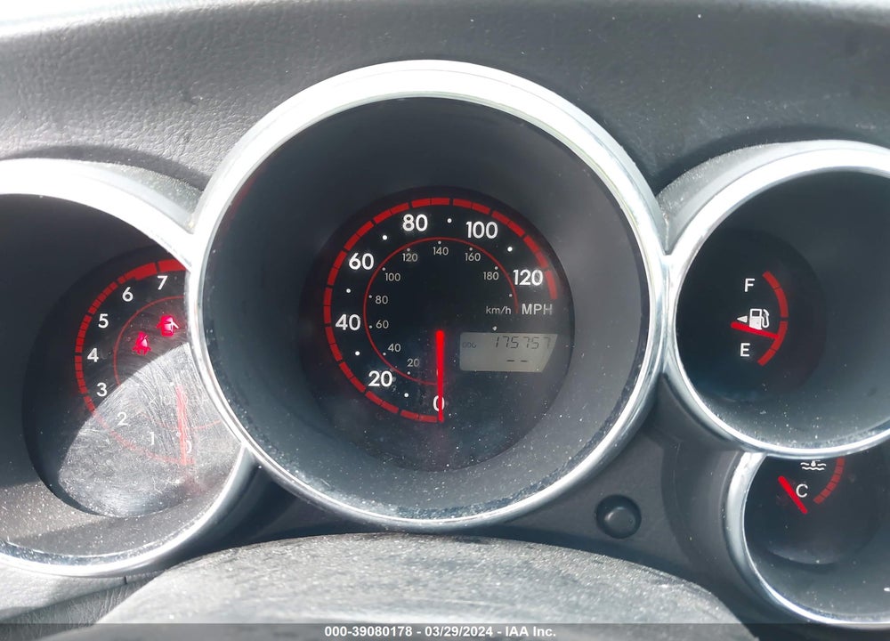 2006 TOYOTA MATRIX VIN: 2T1KR32EX6C560051