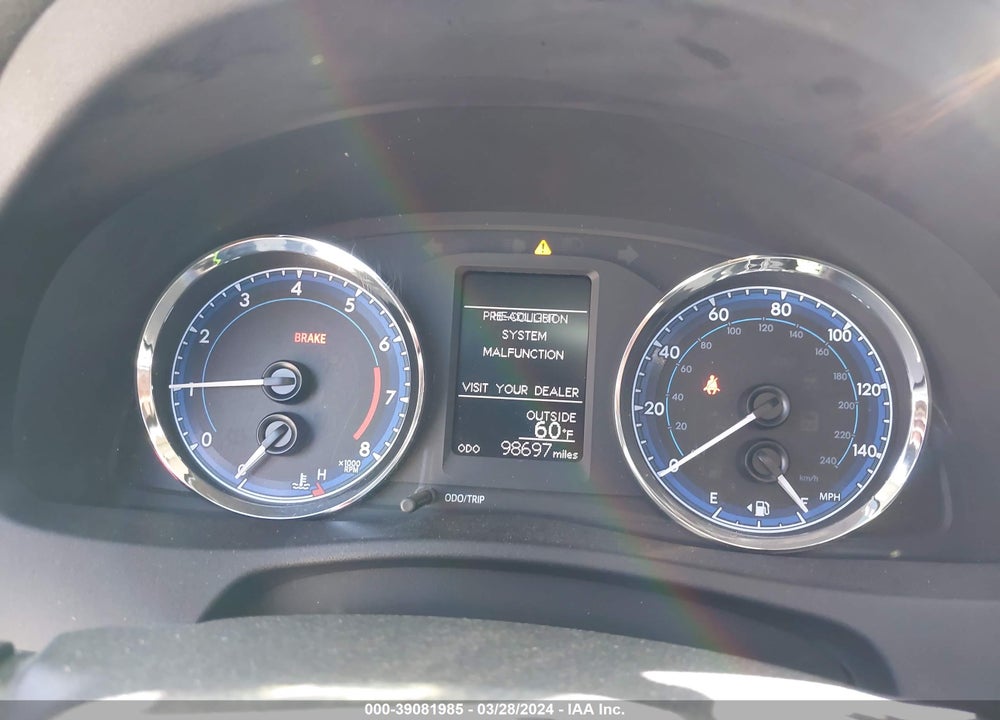 2018 TOYOTA COROLLA LE VIN: 2T1BURHE1JC983411