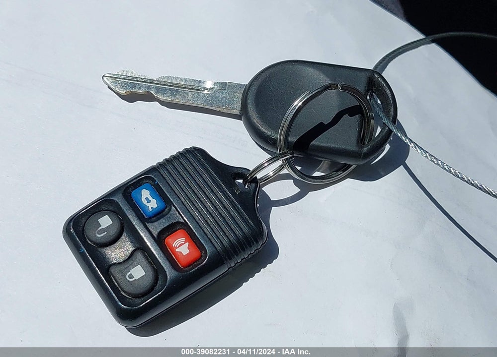 2006 FORD MUSTANG V6 VIN: 1ZVFT80N665125833