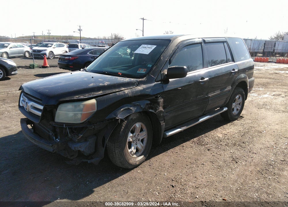 2006 HONDA PILOT LX VIN: 5FNYF18146B029371