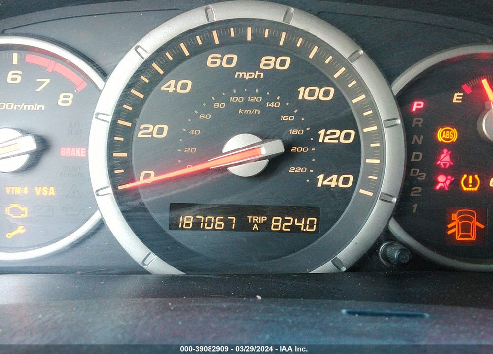 2006 HONDA PILOT LX VIN: 5FNYF18146B029371