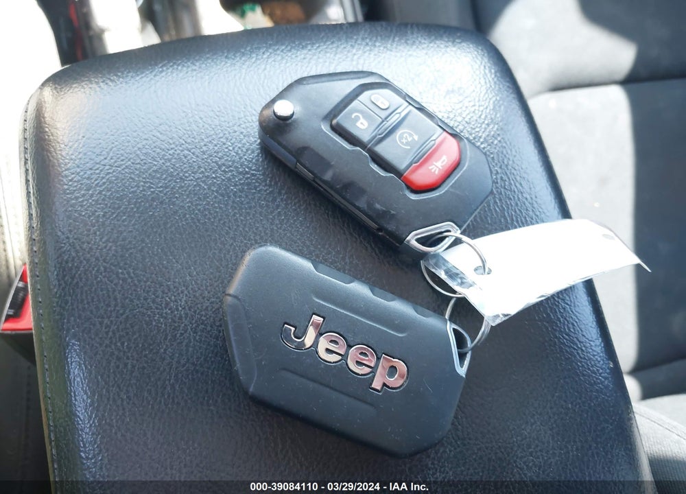 2018 JEEP WRANGLER UNLIMITED SPORT S 4X4 VIN: 1C4HJXDG2JW233957
