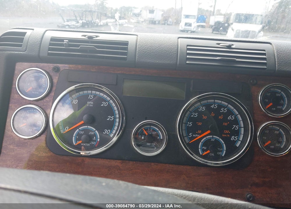 2017 FREIGHTLINER CASCADIA 125 VIN: 1FUJGLDV3HLJG6132