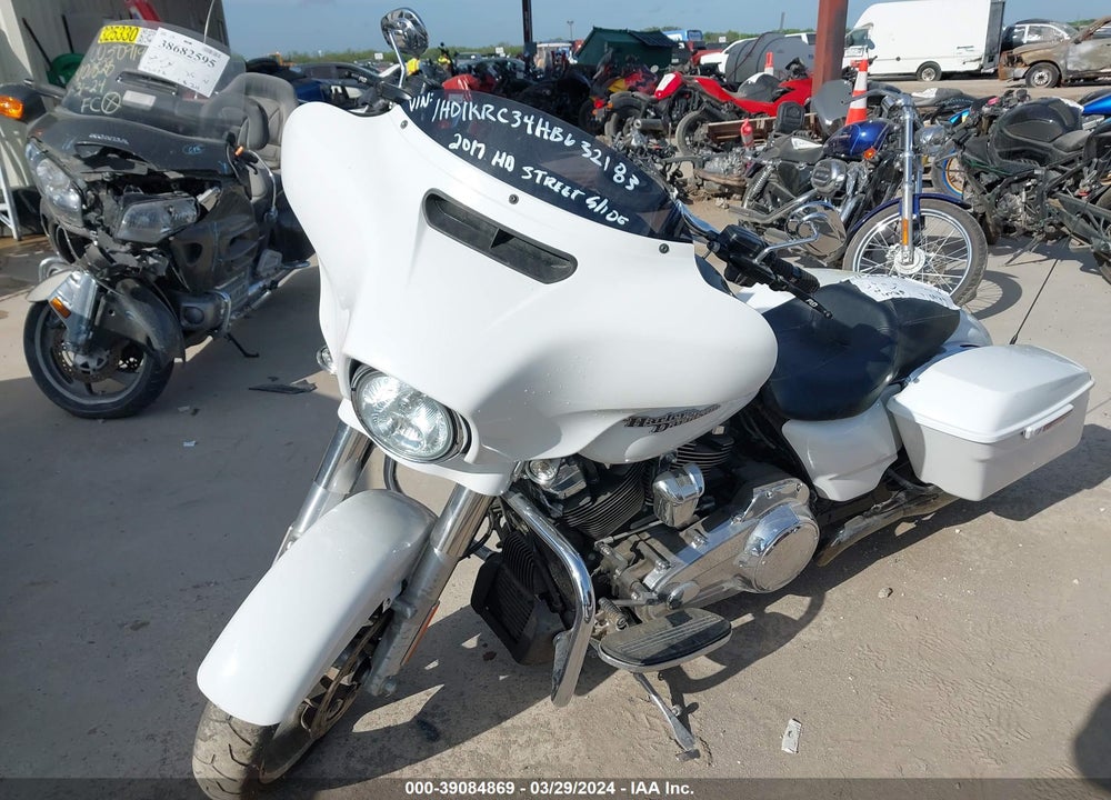 2017 HARLEY-DAVIDSON FLHXS STREET GLIDE SPECIAL VIN: 1HD1KRC34HB632183