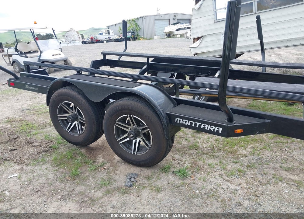 2022 BOATMATE TRAILERS SURFBOSS 23B VIN: 5A7BB2327NT005350