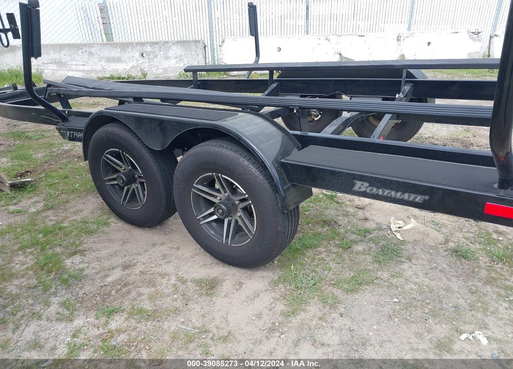 2022 BOATMATE TRAILERS SURFBOSS 23B VIN: 5A7BB2327NT005350