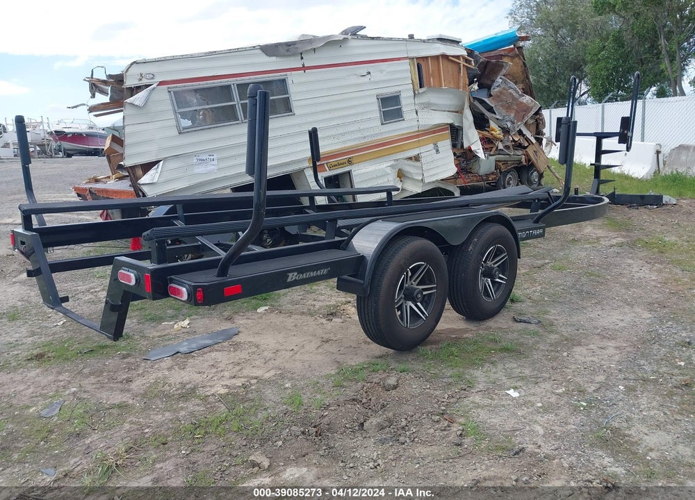 2022 BOATMATE TRAILERS SURFBOSS 23B VIN: 5A7BB2327NT005350