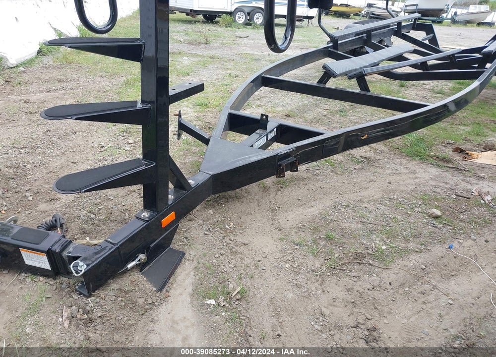 2022 BOATMATE TRAILERS SURFBOSS 23B VIN: 5A7BB2327NT005350