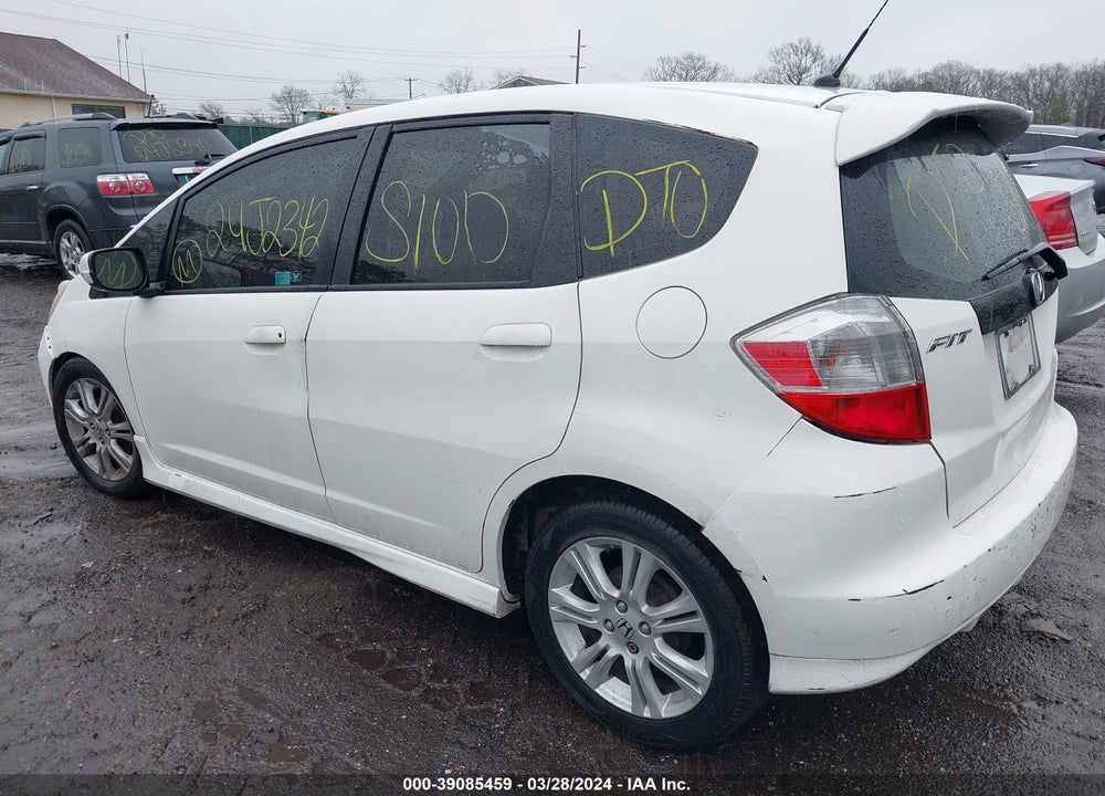 2010 HONDA FIT SPORT VIN: JHMGE8H45AC038456