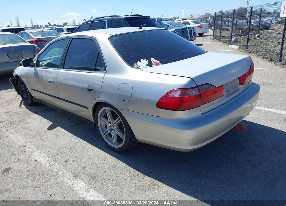 1999 HONDA ACCORD LX VIN: JHMCG554XXC018031