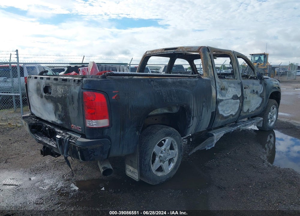 2012 GMC SIERRA 2500HD DENALI VIN: 1GT125E89CF213685