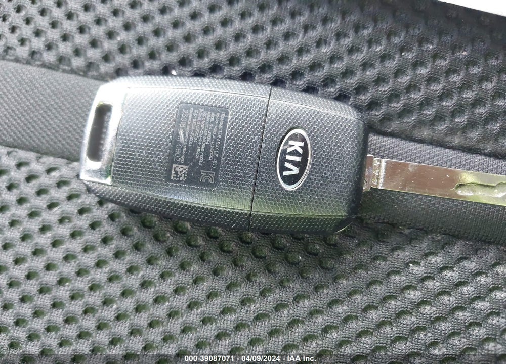 2019 KIA OPTIMA LX VIN: 5XXGT4L3XKG307759