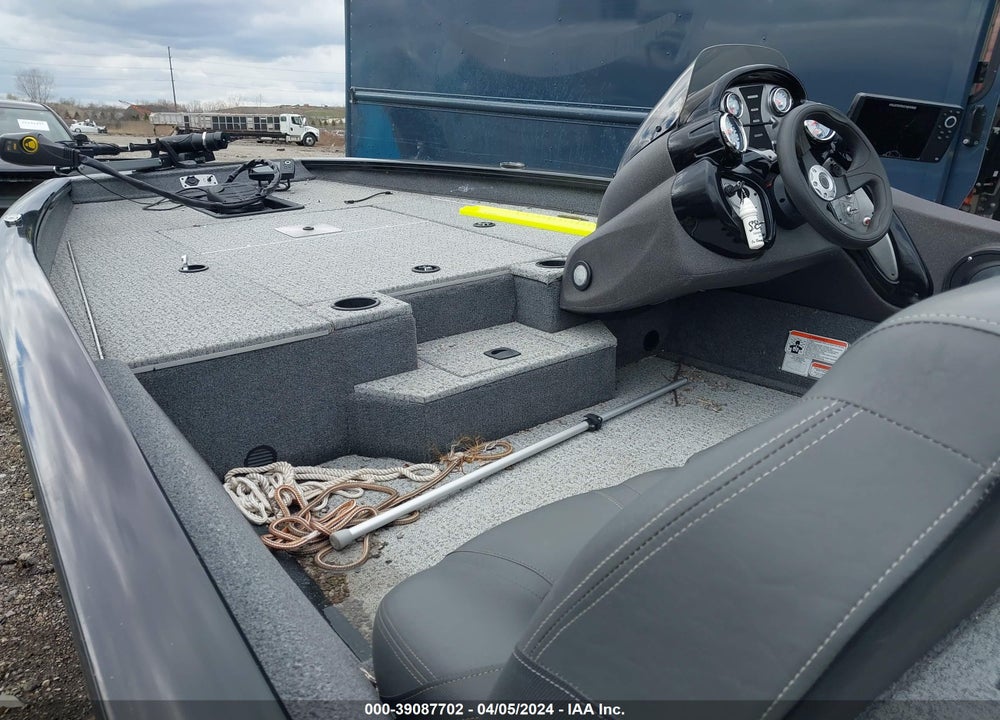 2021 TRACKER MARINE PRO TEAM 175 TXW W/TRAILER VIN: BUJ33583G021