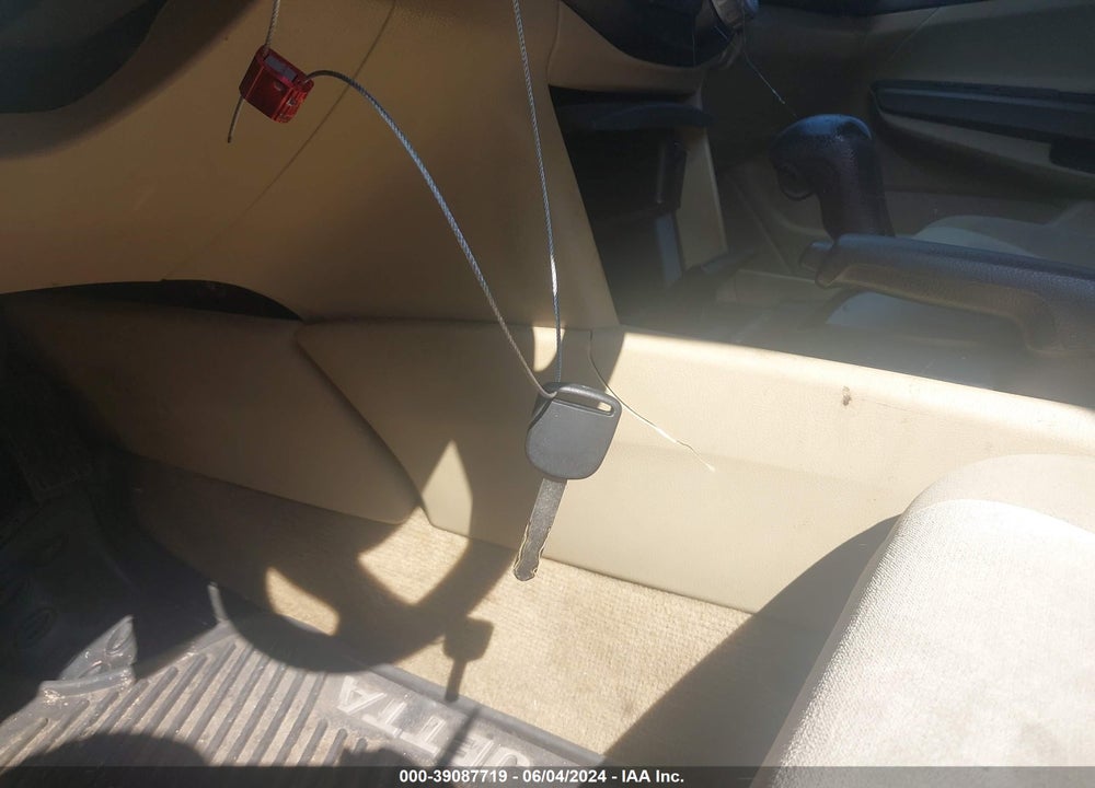 2010 HONDA ACCORD 2.4 LX VIN: 1HGCP2F31AA061800