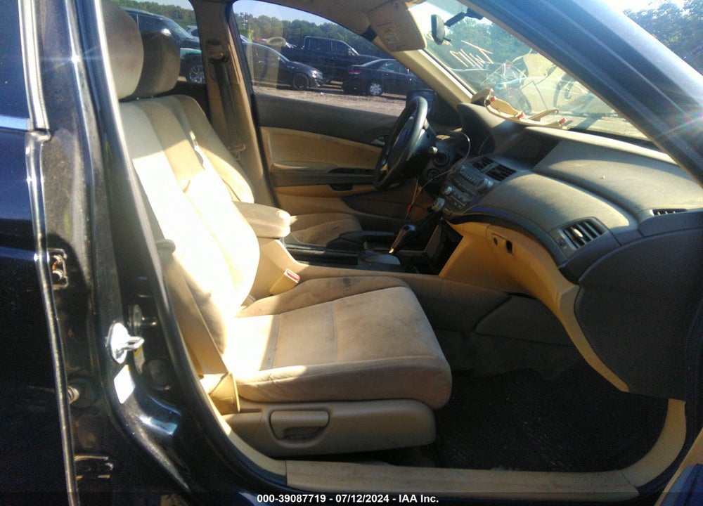 2010 HONDA ACCORD 2.4 LX VIN: 1HGCP2F31AA061800