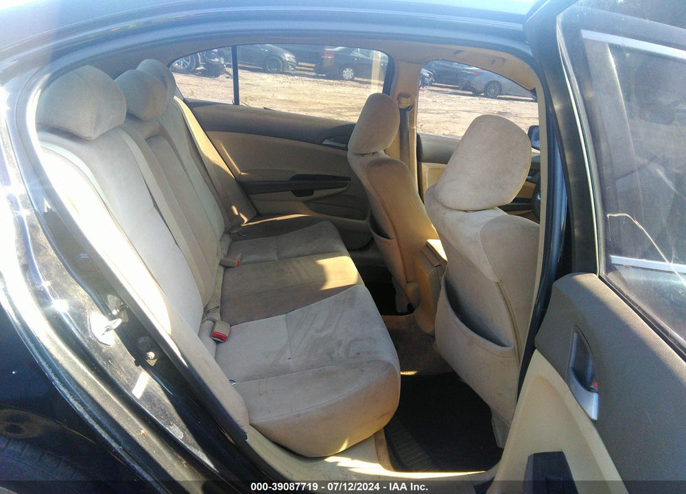 2010 HONDA ACCORD 2.4 LX VIN: 1HGCP2F31AA061800