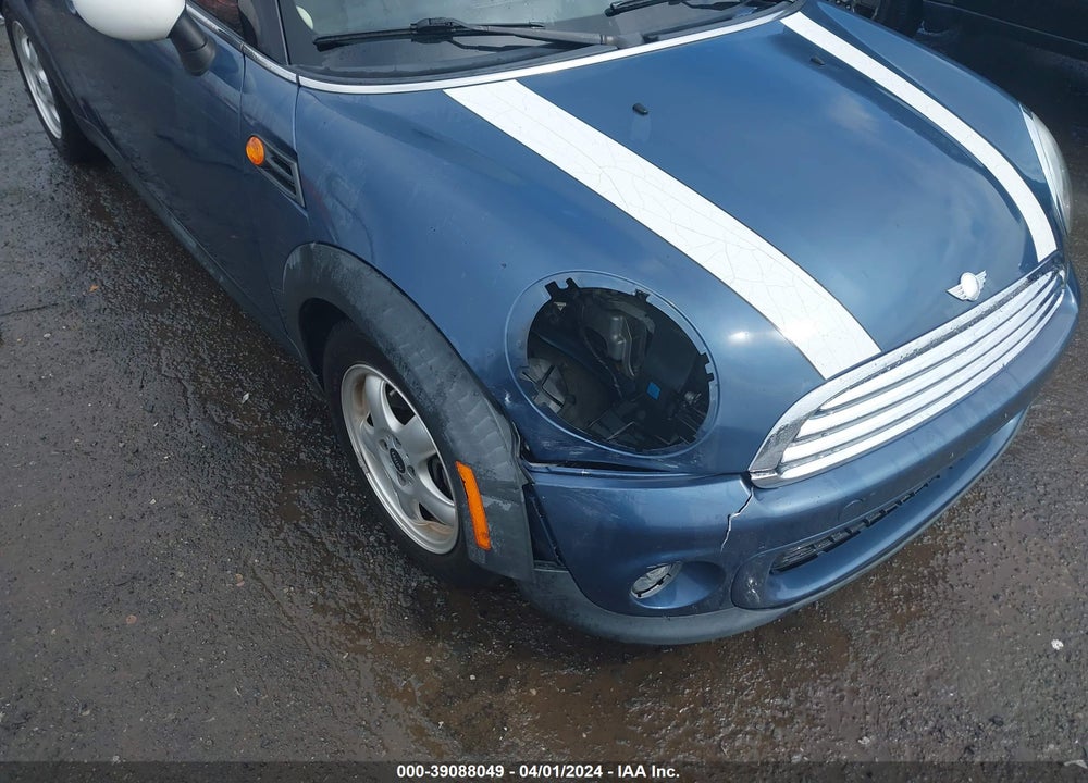 2011 MINI COOPER VIN: WMWSU3C51BT253784