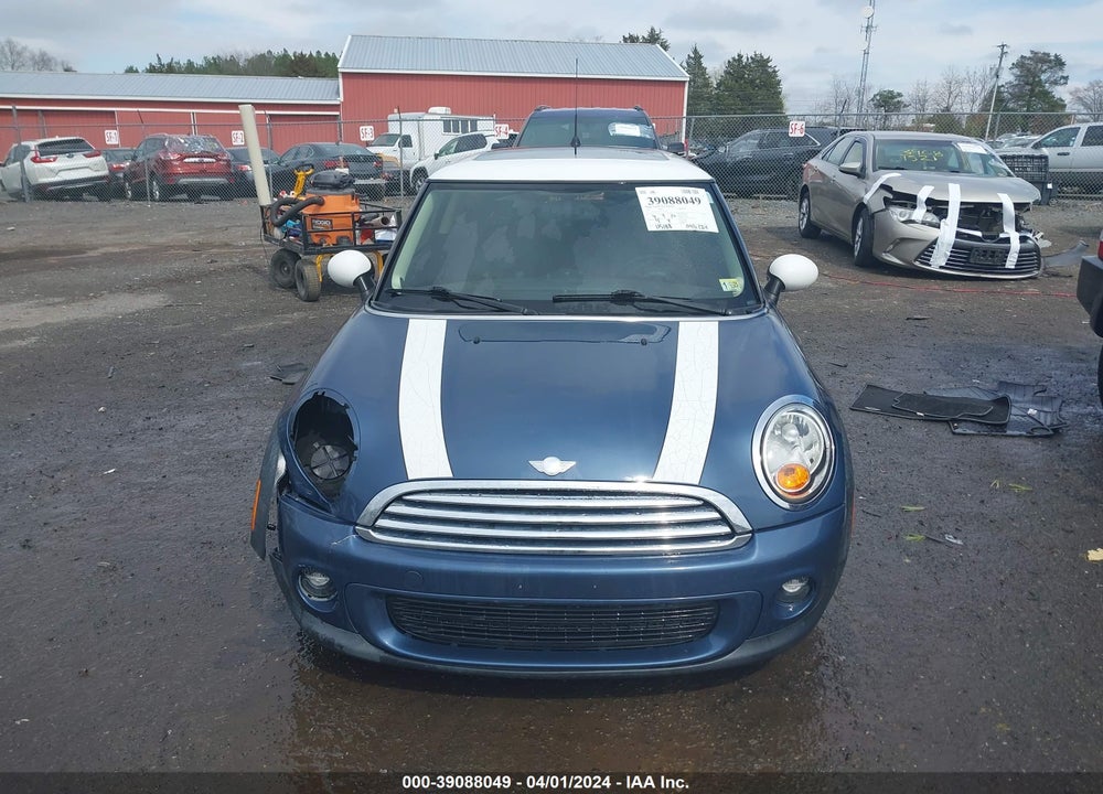 2011 MINI COOPER VIN: WMWSU3C51BT253784