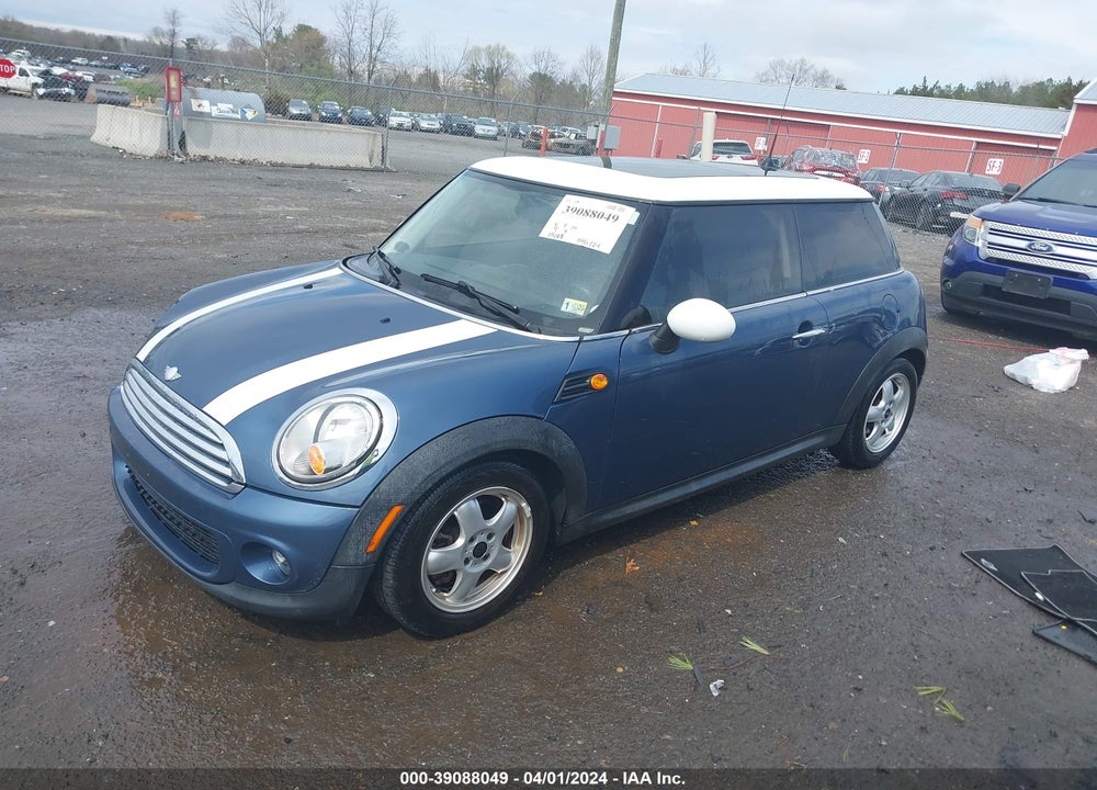 2011 MINI COOPER VIN: WMWSU3C51BT253784