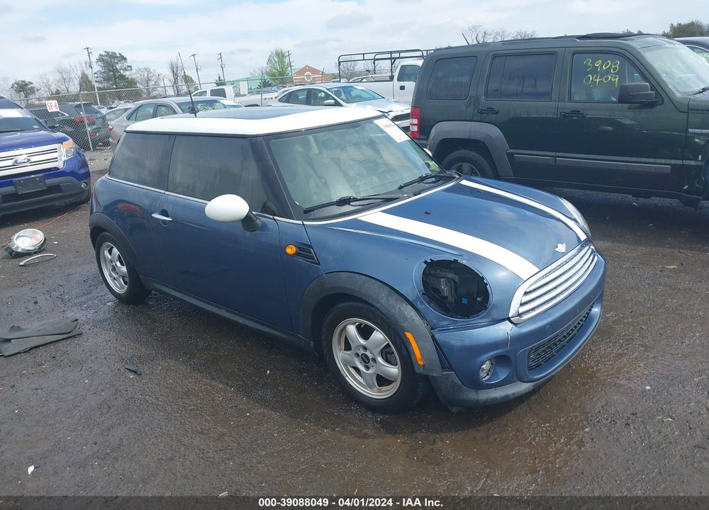 2011 MINI COOPER VIN: WMWSU3C51BT253784