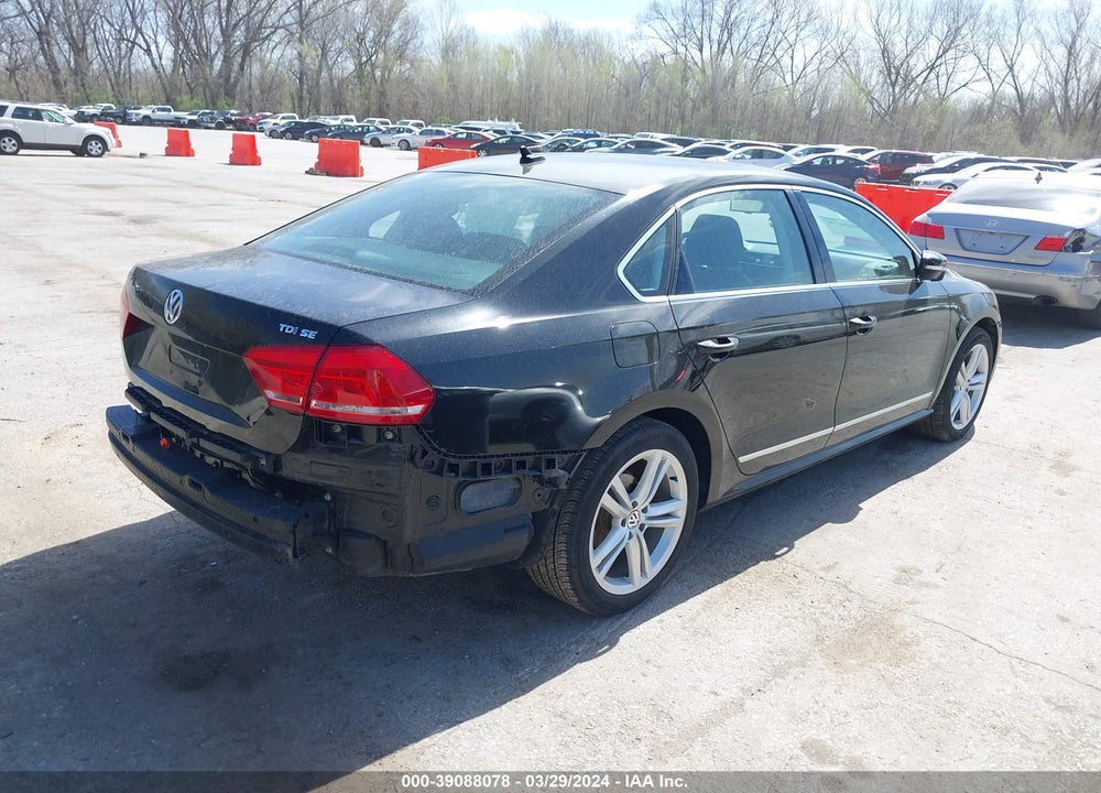 2014 VOLKSWAGEN PASSAT 2.0L TDI SE VIN: 1VWBN7A32EC104942