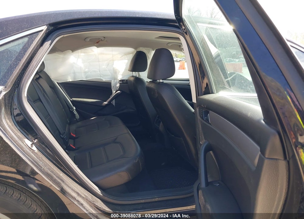 2014 VOLKSWAGEN PASSAT 2.0L TDI SE VIN: 1VWBN7A32EC104942