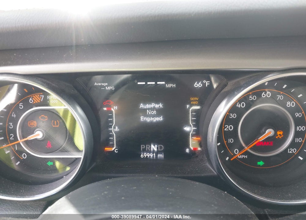 2019 JEEP WRANGLER UNLIMITED SAHARA 4X4 VIN: 1C4HJXEN2KW600483