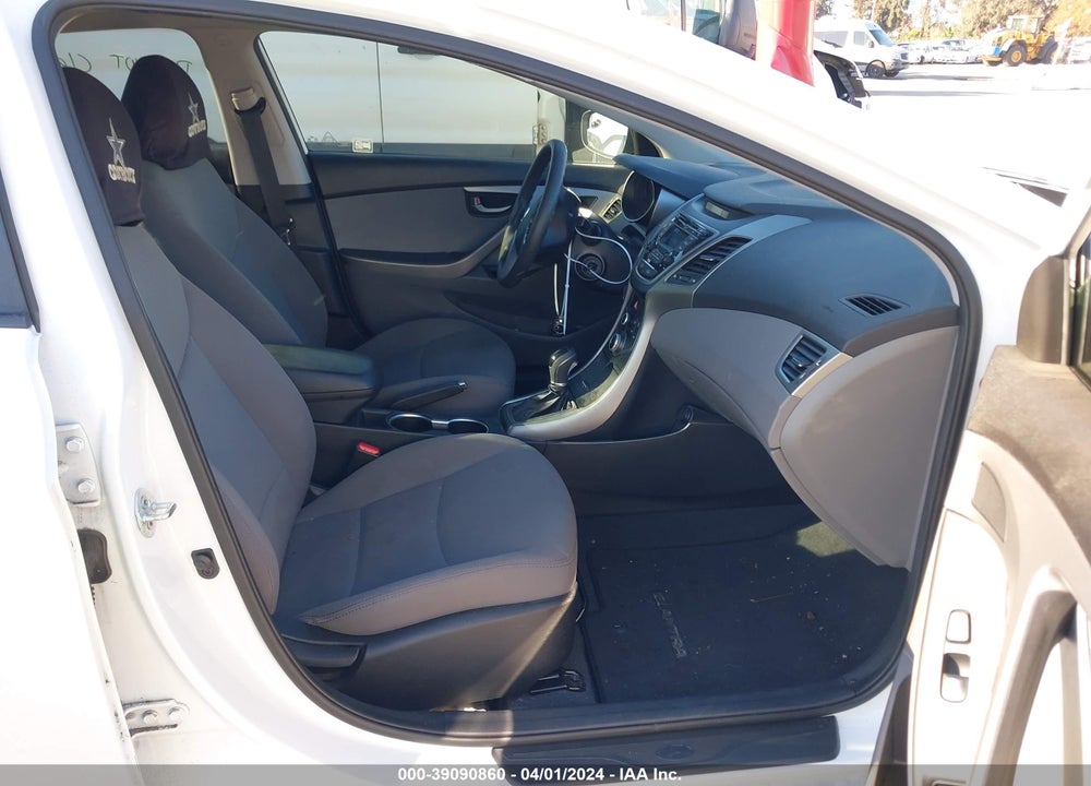 2015 HYUNDAI ELANTRA SE VIN: 5NPDH4AE9FH611524