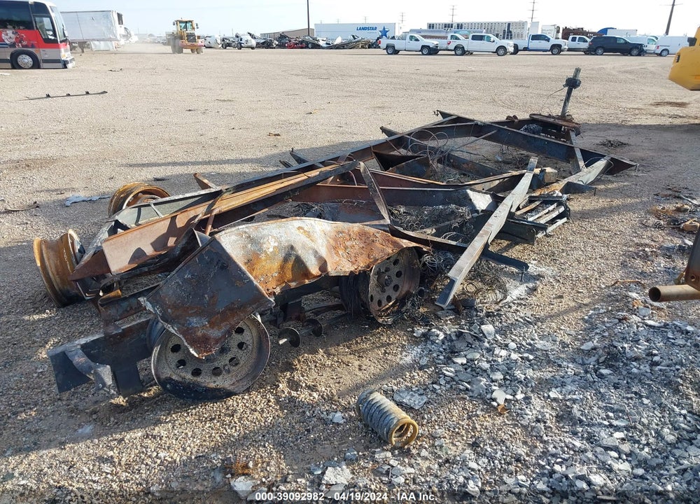 1995 NOMAD SKYLINE 5TH WHEEL 30' VIN: 1SN200N26SC000372