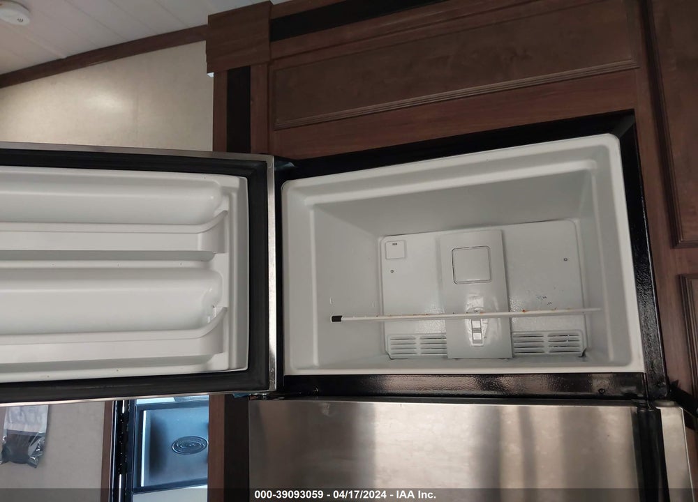 2016 HEARTLAND OAKMONT TRAVEL TRAILER VIN: 5SFBG4222GE313037
