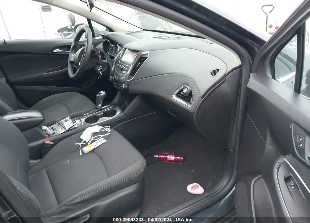 2018 CHEVROLET CRUZE LT AUTO VIN: 1G1BE5SMXJ7106030