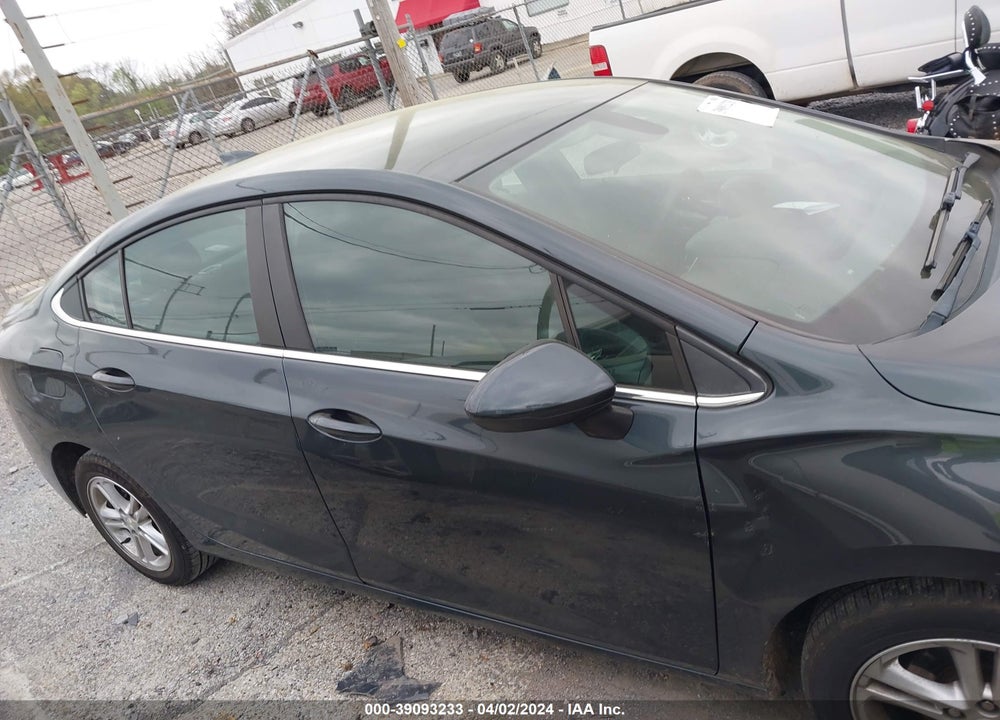 2018 CHEVROLET CRUZE LT AUTO VIN: 1G1BE5SMXJ7106030