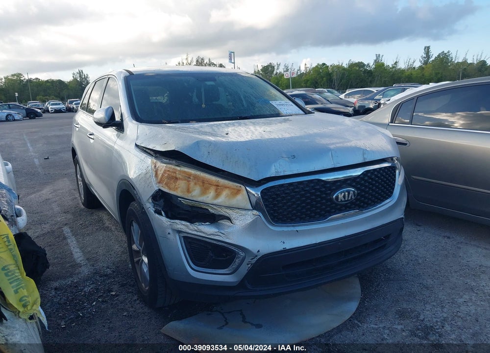 2017 KIA SORENTO 2.4L L VIN: 5XYPG4A34HG188165
