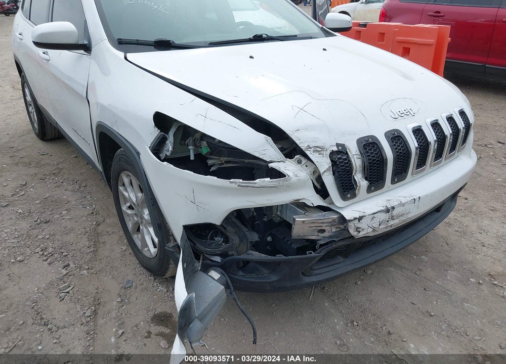 2015 JEEP CHEROKEE LATITUDE VIN: 1C4PJLCB3FW700451