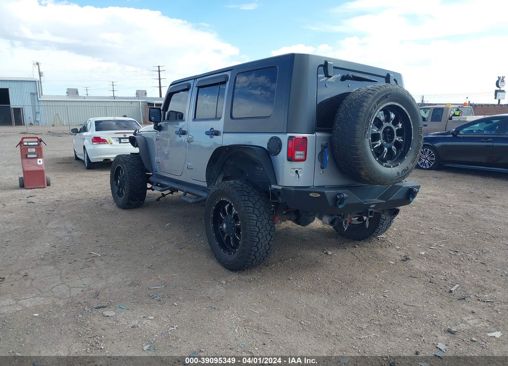 2015 JEEP WRANGLER UNLIMITED SAHARA VIN: 1C4HJWEG9FL532413