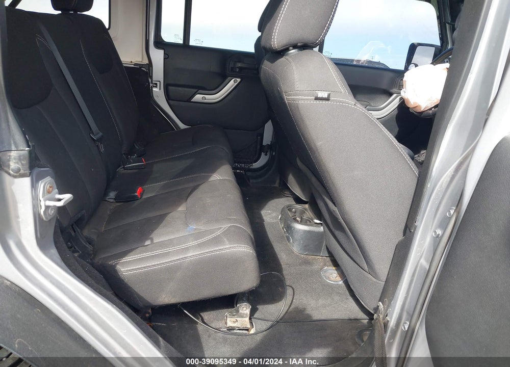 2015 JEEP WRANGLER UNLIMITED SAHARA VIN: 1C4HJWEG9FL532413