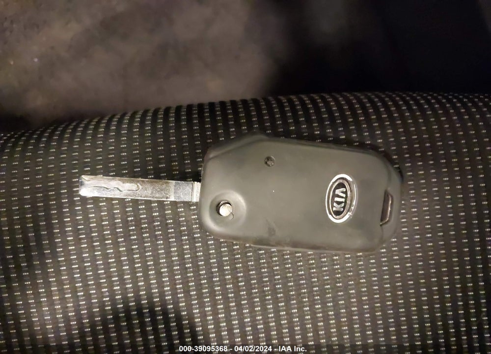2019 KIA FORTE FE VIN: 3KPF24AD8KE010007