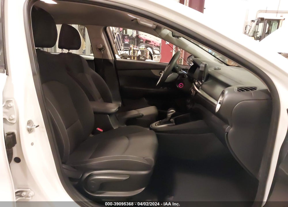 2019 KIA FORTE FE VIN: 3KPF24AD8KE010007