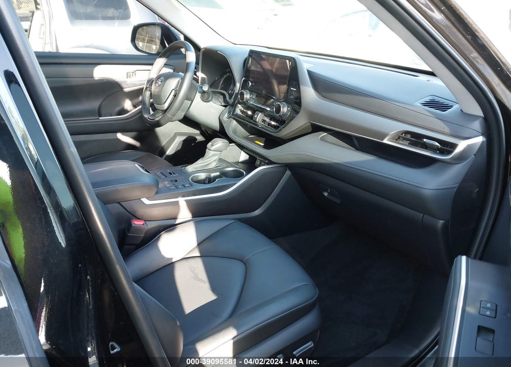 2023 TOYOTA HIGHLANDER XLE VIN: 5TDKDRBHXPS010403