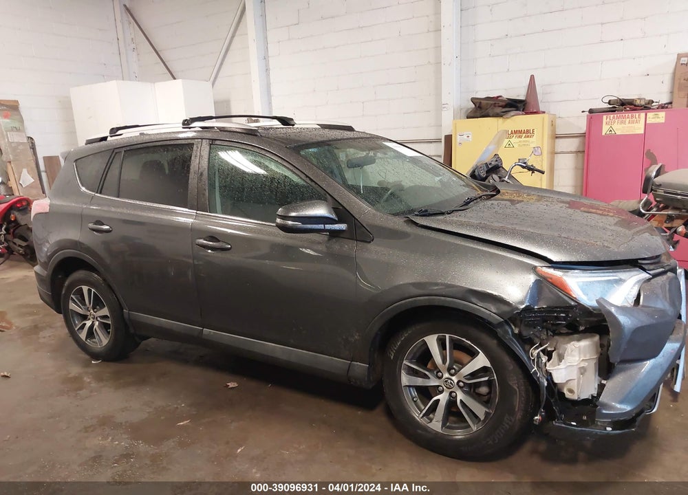 2016 TOYOTA RAV4 XLE VIN: 2T3WFREV2GW306446