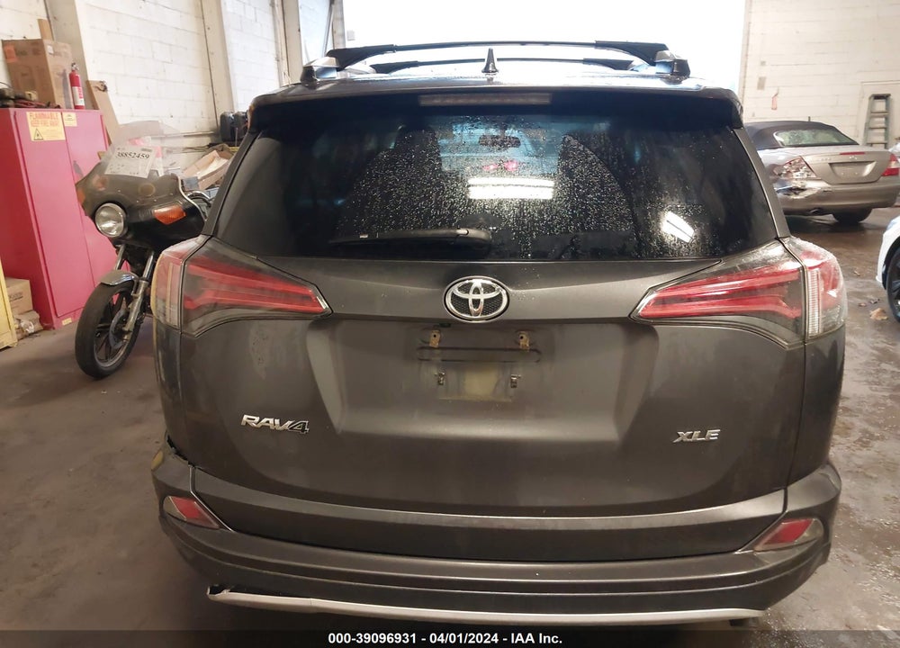 2016 TOYOTA RAV4 XLE VIN: 2T3WFREV2GW306446
