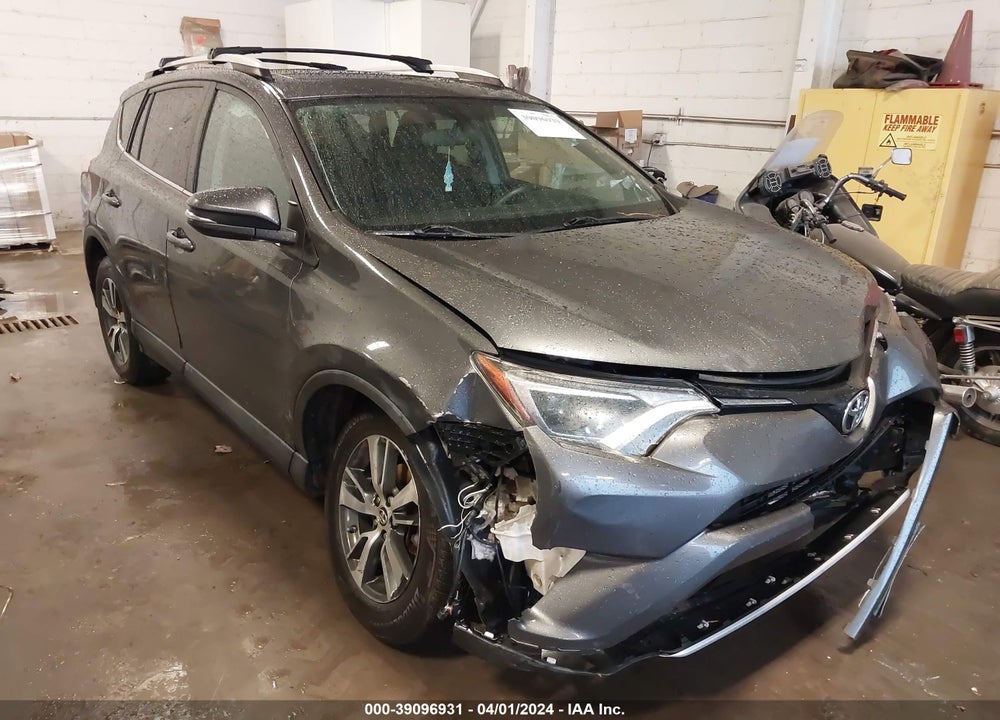 2016 TOYOTA RAV4 XLE VIN: 2T3WFREV2GW306446