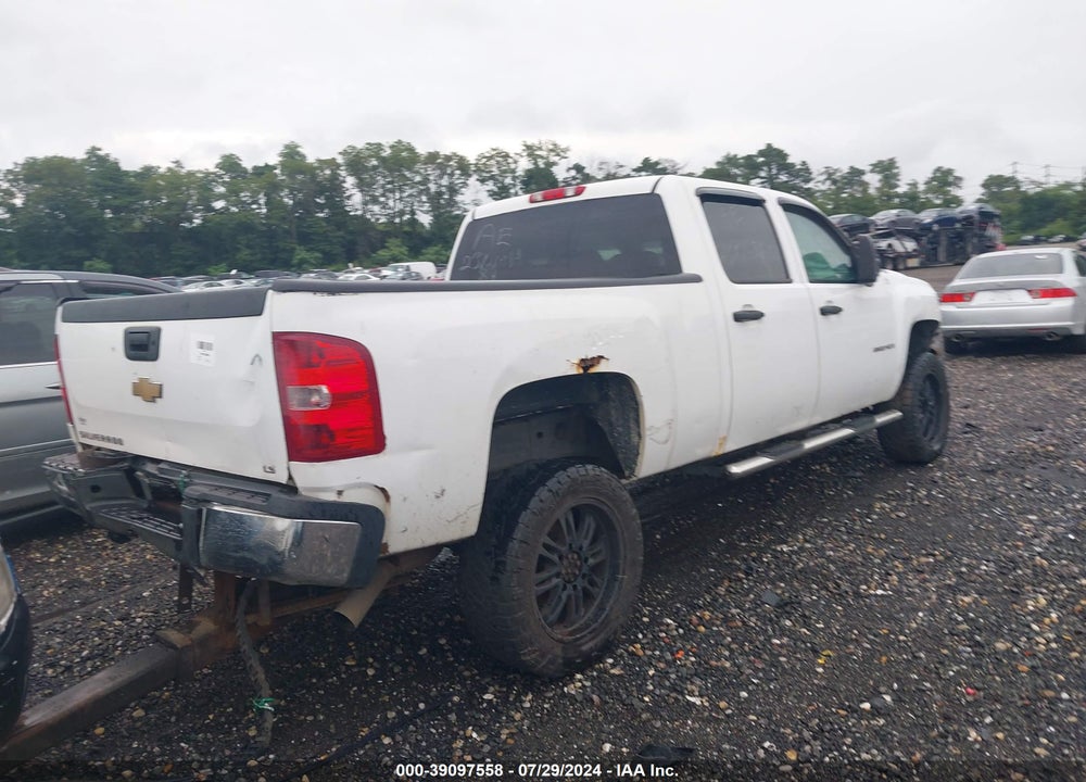 2008 CHEVROLET SILVERADO 2500HD WORK TRUCK VIN: 1GCHK23K18F146485