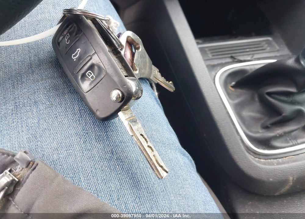 2014 VOLKSWAGEN JETTA 2.0L S VIN: 3VW1K7AJ7EM432939