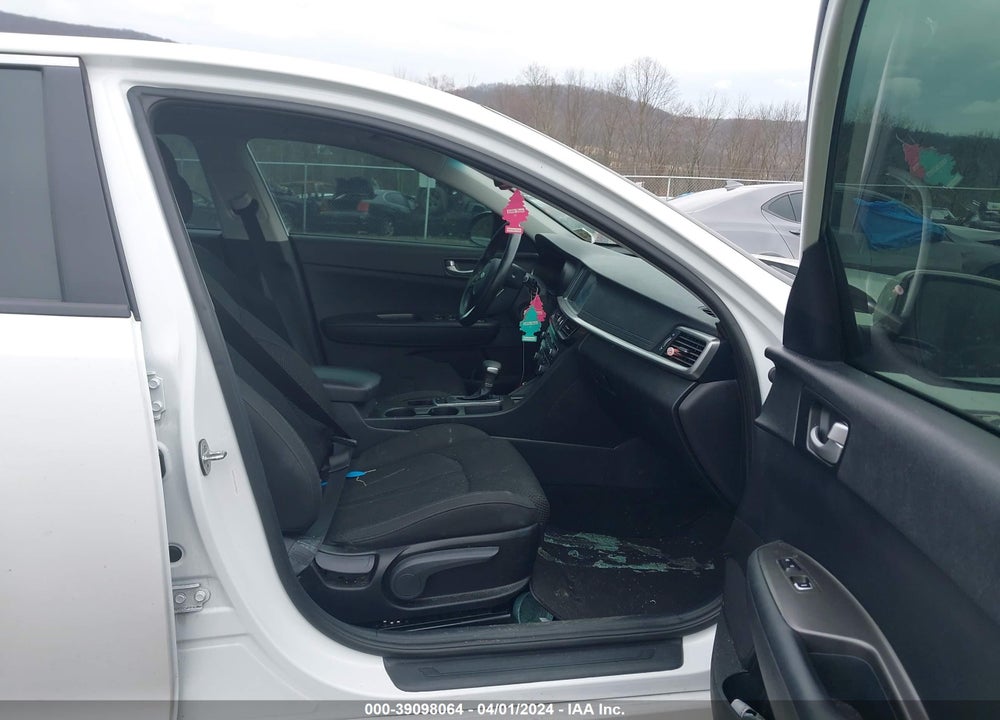 2019 KIA OPTIMA LX VIN: 5XXGT4L35KG294869