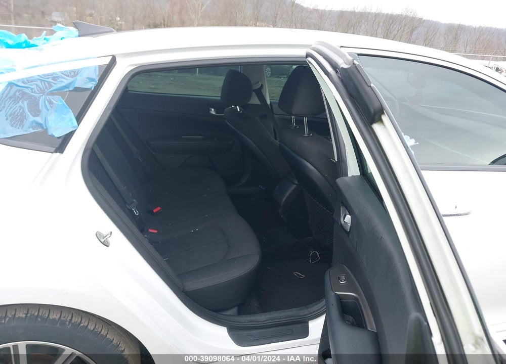 2019 KIA OPTIMA LX VIN: 5XXGT4L35KG294869