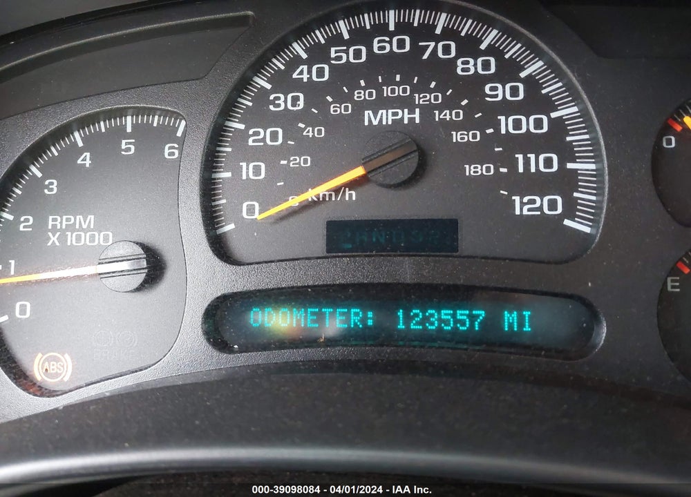 2005 CHEVROLET TAHOE LT VIN: 1GNEC13TX5R102473