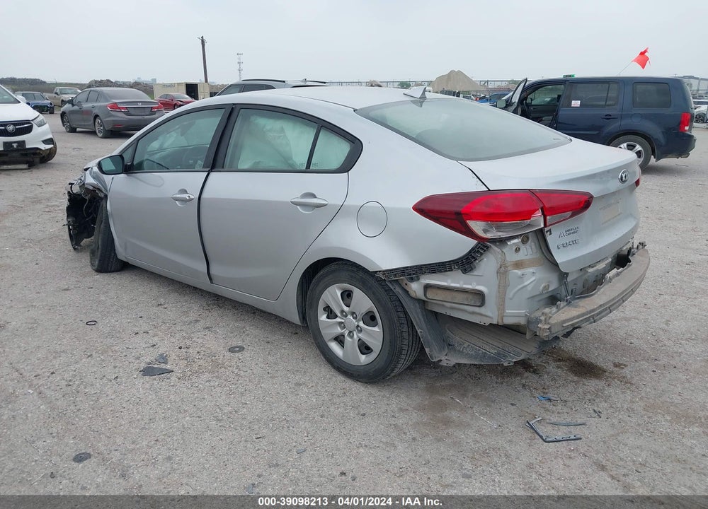2018 KIA FORTE LX VIN: 3KPFK4A77JE179850