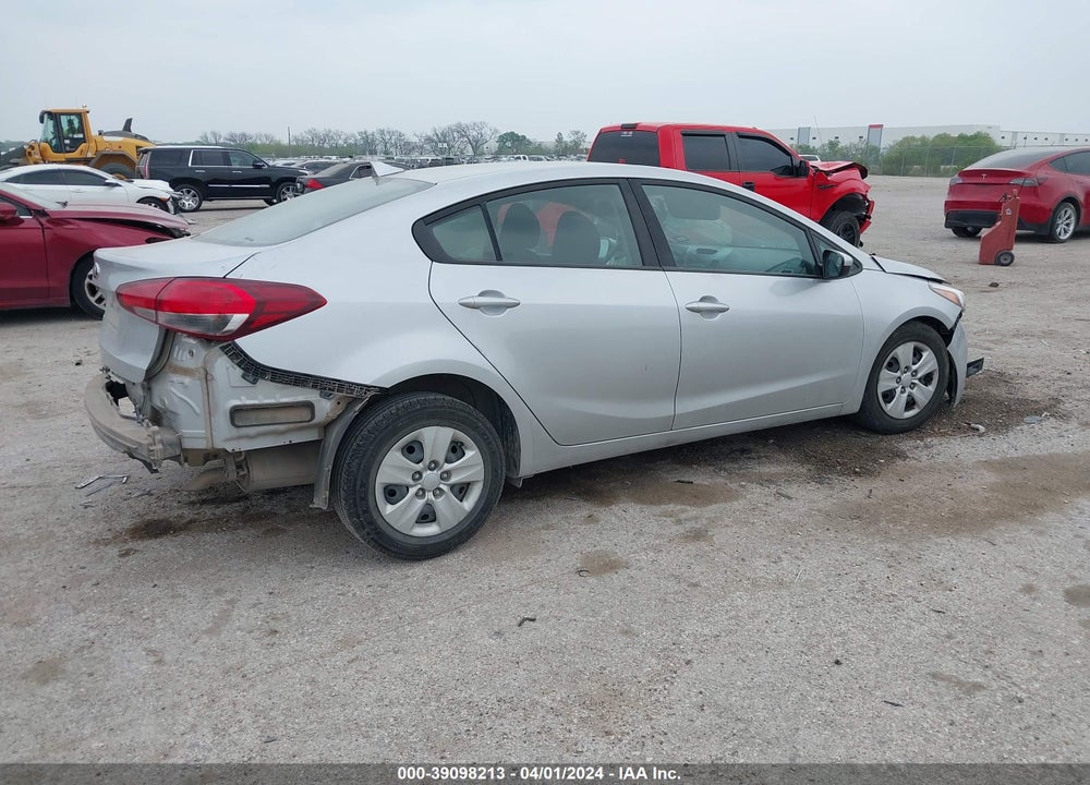 2018 KIA FORTE LX VIN: 3KPFK4A77JE179850